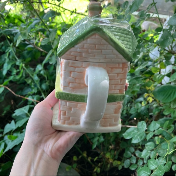 ANTIQUE DOLLHOUSE TEA POT - Picture 10 of 11